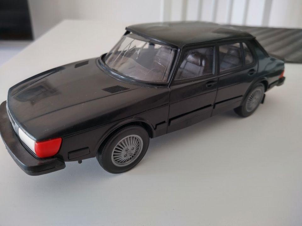 Saab 900 Turbo muoviauto