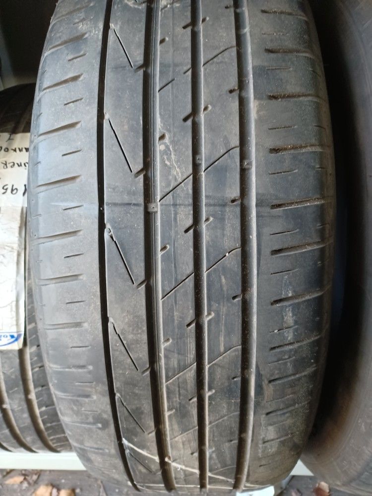 235/60R18 103V Hankook kesärenkaat Q111