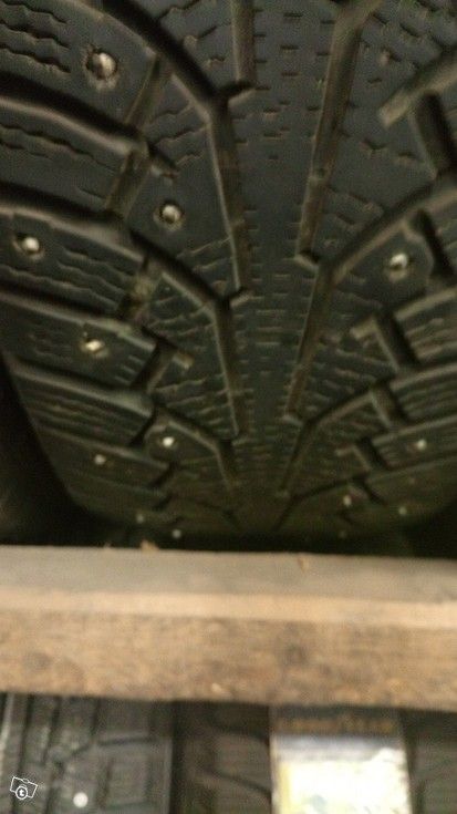 4x 195\65R15 Nokian Hakkapeliitta 5 nastarenkaat