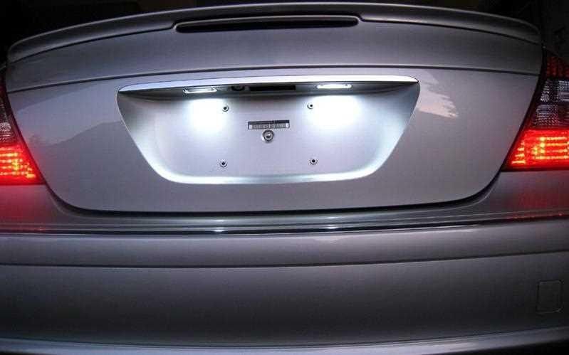 Mercedes-Benz LED Rekkarivalot ; Luksus 6000K