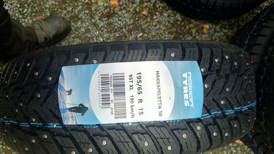 195\65R15 Nokian Tyres Hakkapeliitta 10 nastarenka