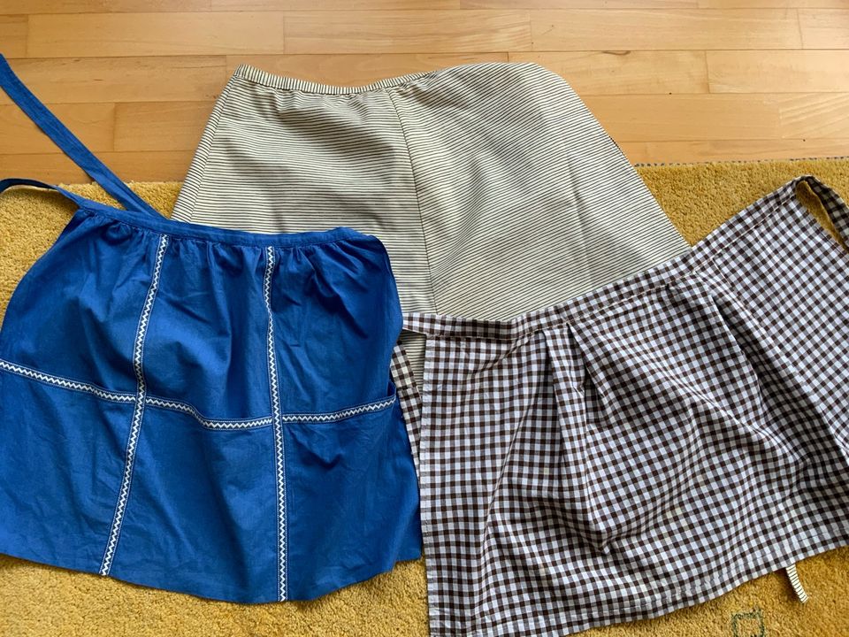 3 x vintage / retro esiliina / apron, arvio 1950-70 -luku, yksittäin 3-5, yht 10