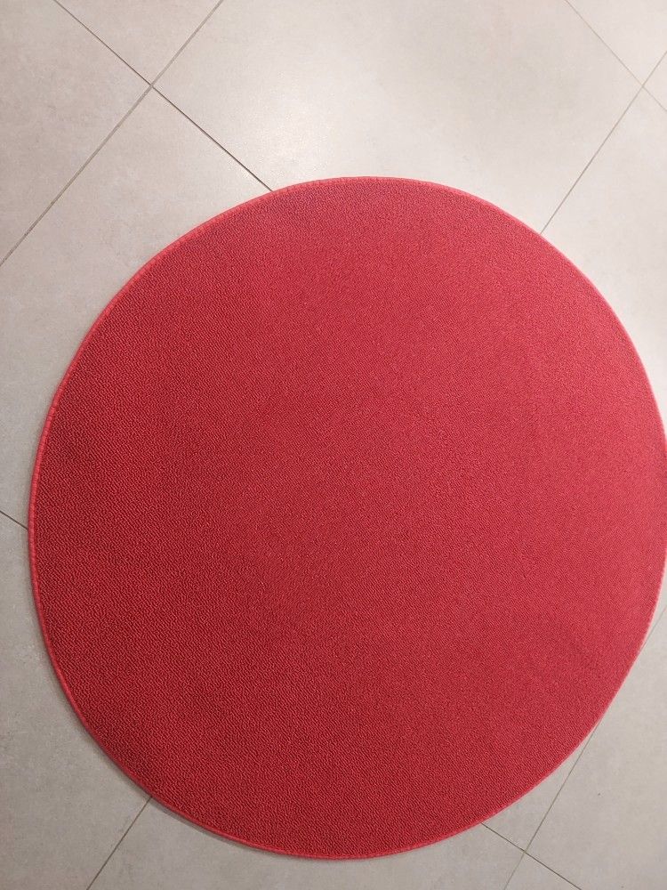 Pyöreä punainen matto joulukuusen matto