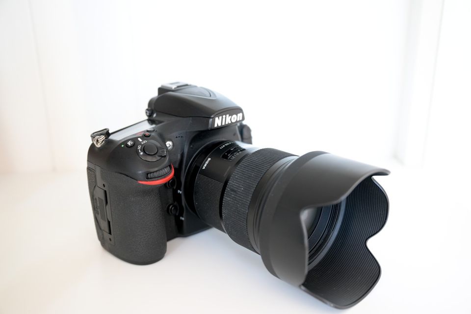 Nikon D810 -järjestelmäkamera ja Sigma 50mm f/1.4 A DG HSM -objektiivi