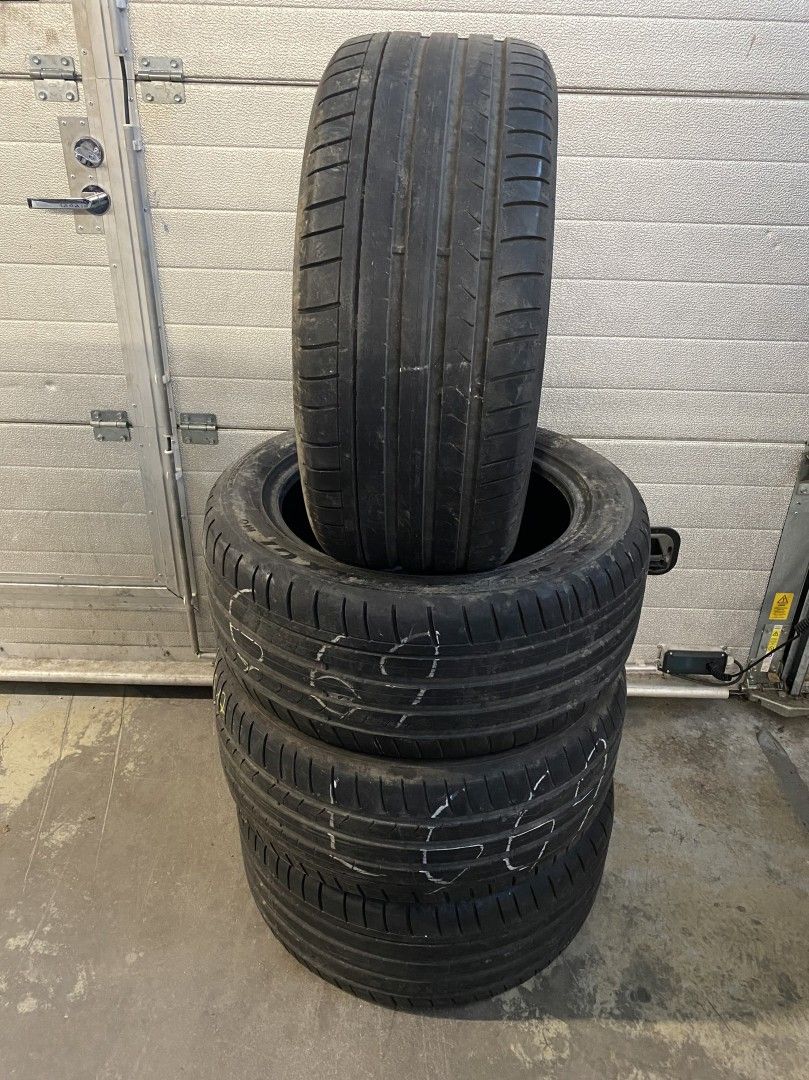 17-tuumaiset kesärenkaat dunlop sp sport maxx GT