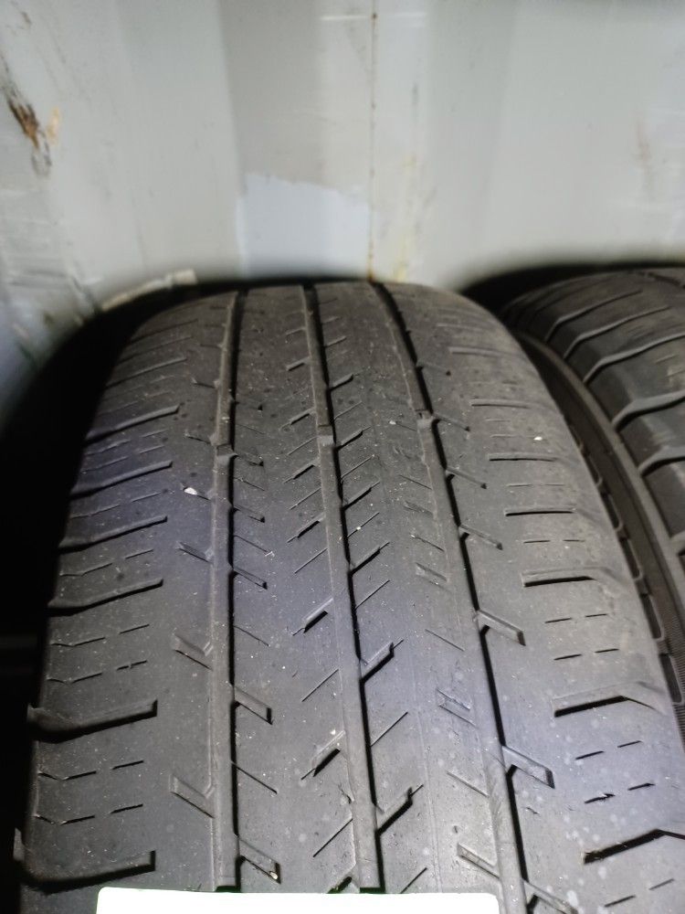 215/65R15C pakettiauto michelin Q90