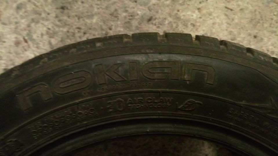 4x 185/60R15 Nokian HKPL 7 talvirenkaat