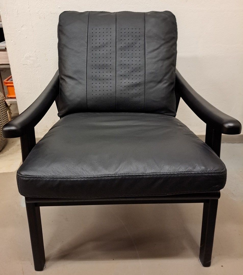 Tyylikäs nahka nojatuoli puurunko tuoli untuvatäyte
