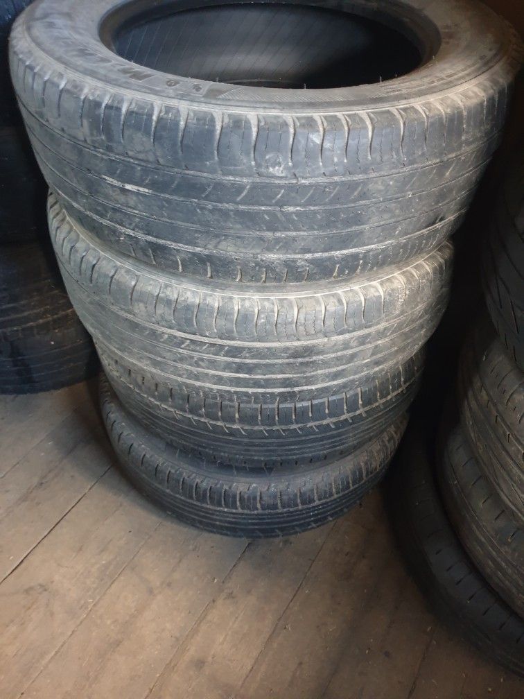 Michelin 2kpl Nokian 2 kpl 225/65 R 17