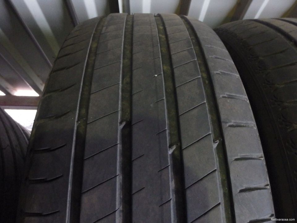 Yksi Michelin 235/60R18 kesärengas halvalla