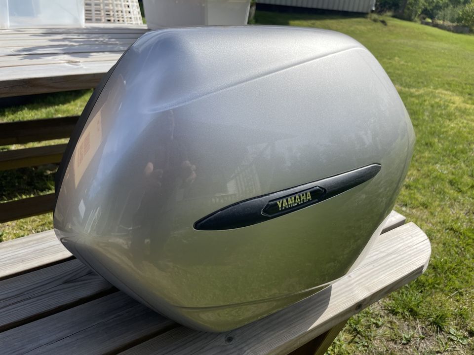 Yamaha FJR1300 sivulaukku vasen hopea