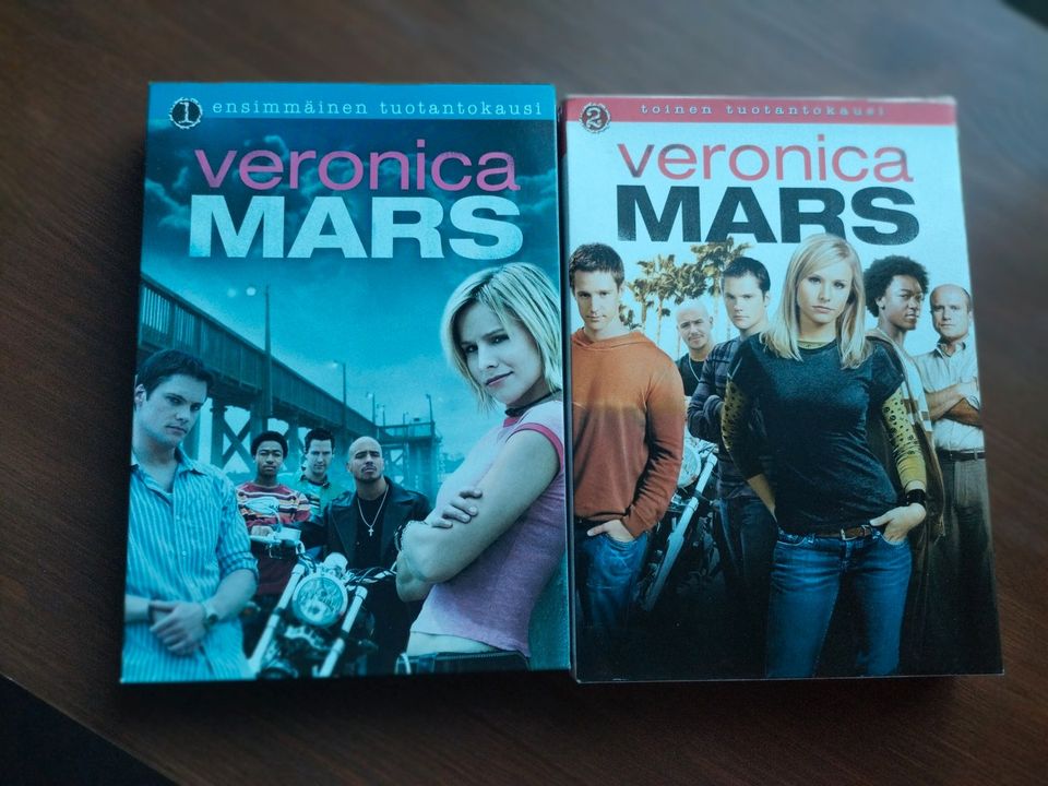 Veronica Mars kaudet 1 & 2 DVD:llä