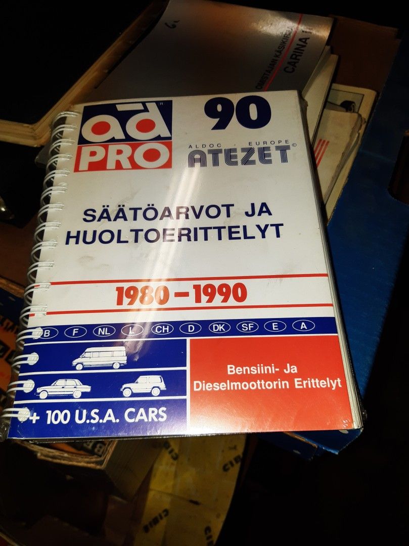 Autojen uusi säätöarvo kirja 1980-1990 luvun autoihin