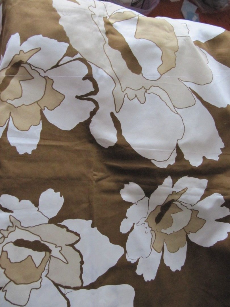 Iso kukkainen retro kangas, 133 x 240 cm