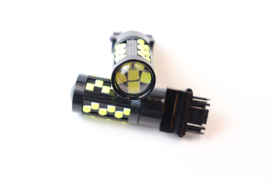 T25 / P27W/7W(3157) 36x CREE LED 6000K Jarruvalot