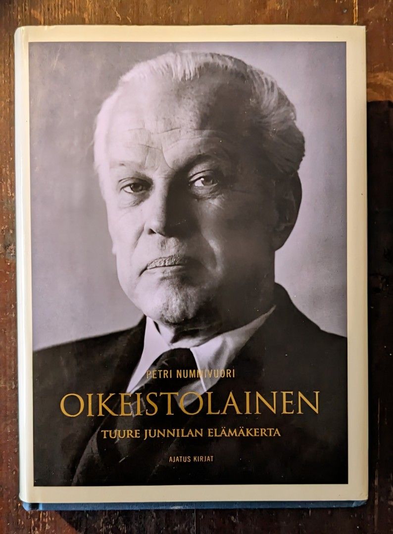 Oikeistolainen, Tuure Junnilan elämäkerta