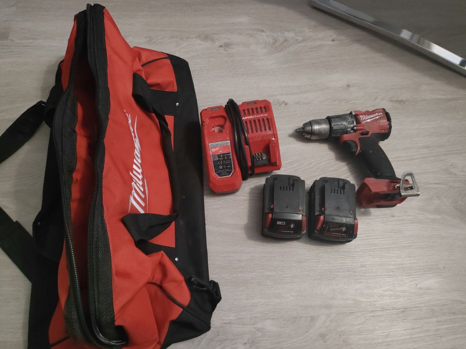 Milwaukee fpd2 + 2 akku + fast charger + bag