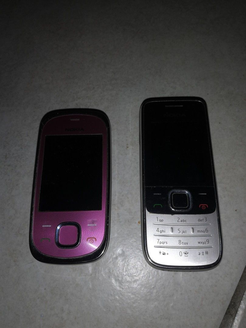 2 Nokian puhelinta