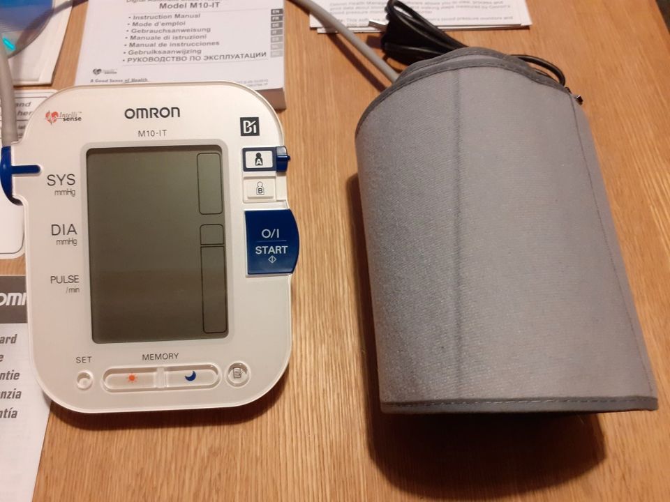 Omron M10-IT verenpainemittari