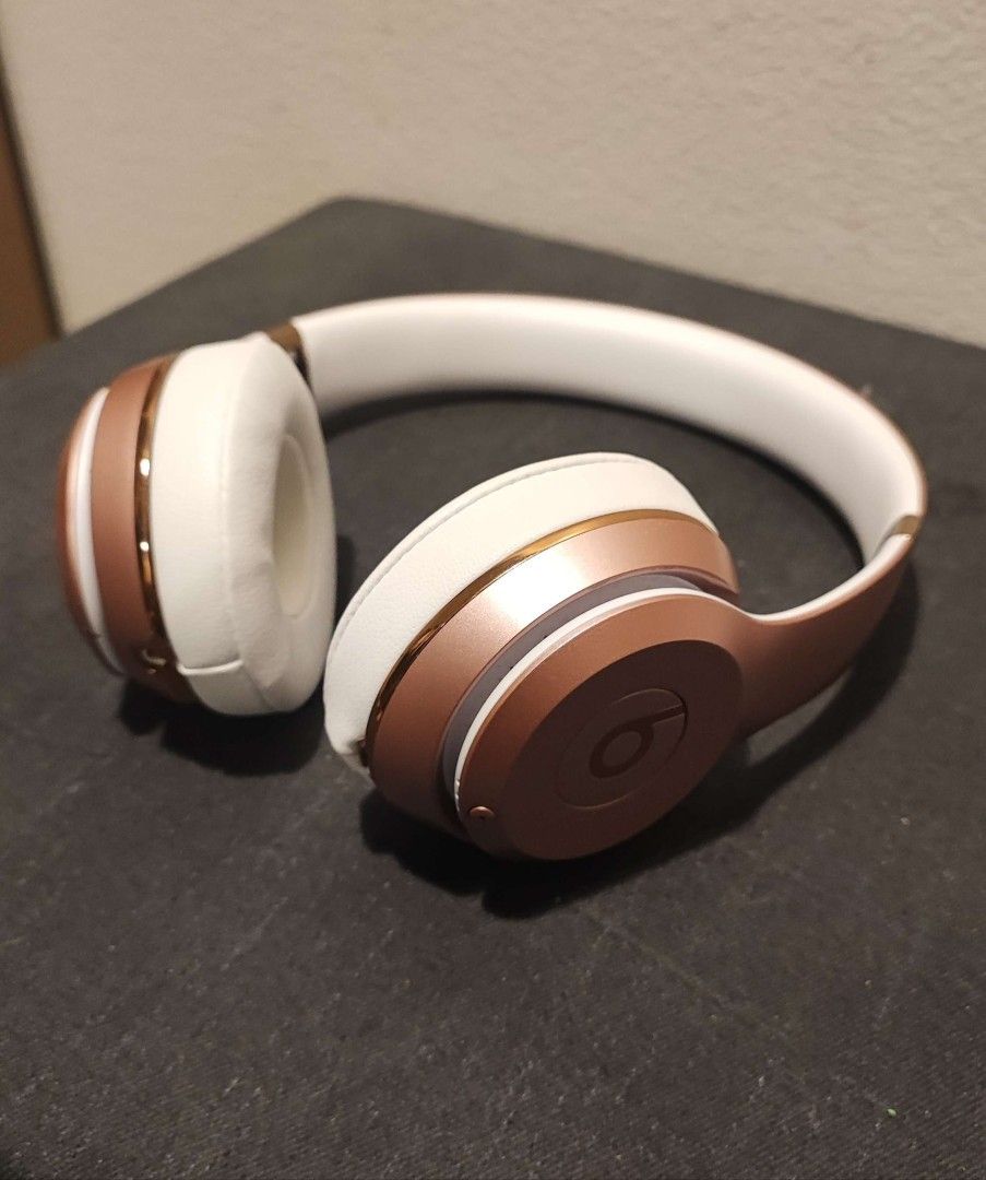 Beats Solo Wireless Rose Gold