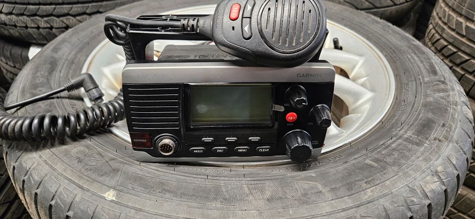 Garmin VHF 200i meriradio