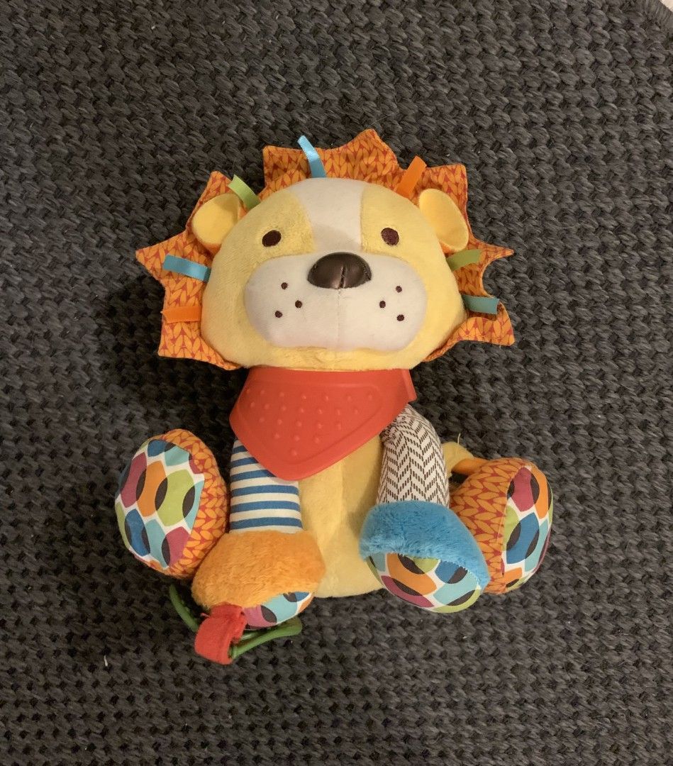 SkipHop vauvan aktiviteettilelu leijona pehmolelu / lasten lelu