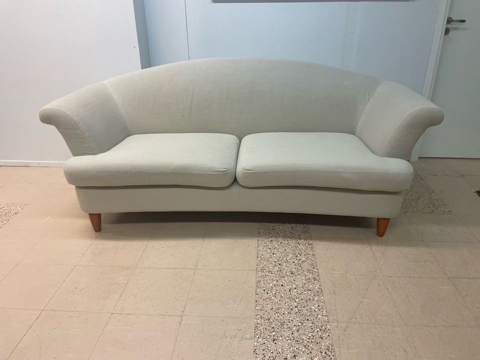 Elegantti 3:n istuttava sohva
