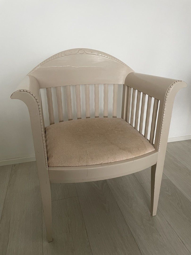 Eliel Saarisen White chair -nojatuoli