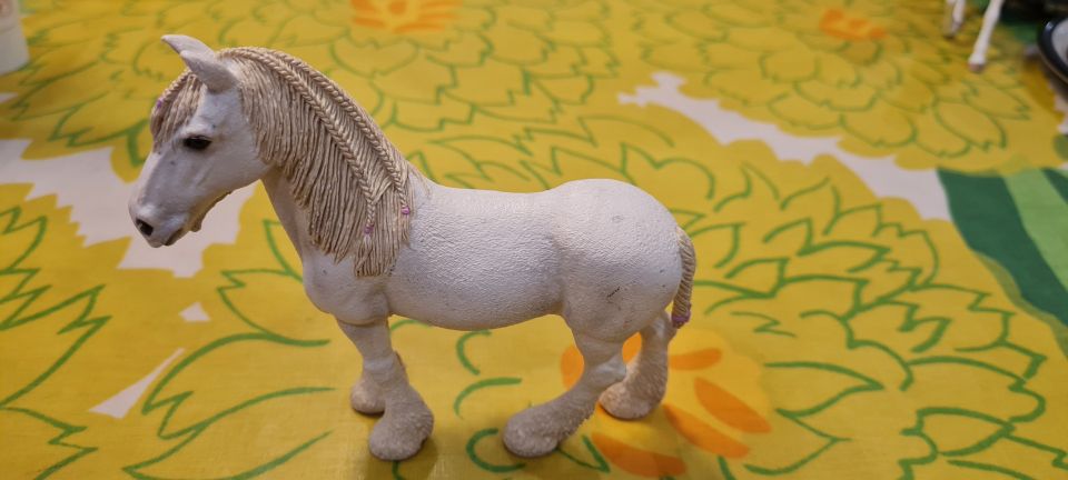 Schleich hevoen