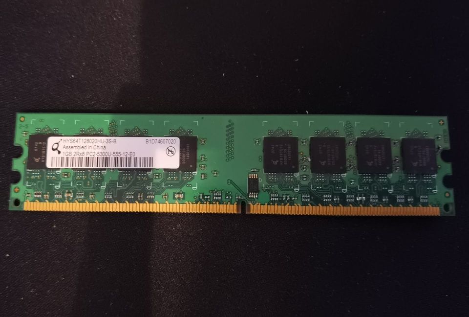 Infineon 1GB DDR2-667 HYS64T128020HU-3S-B