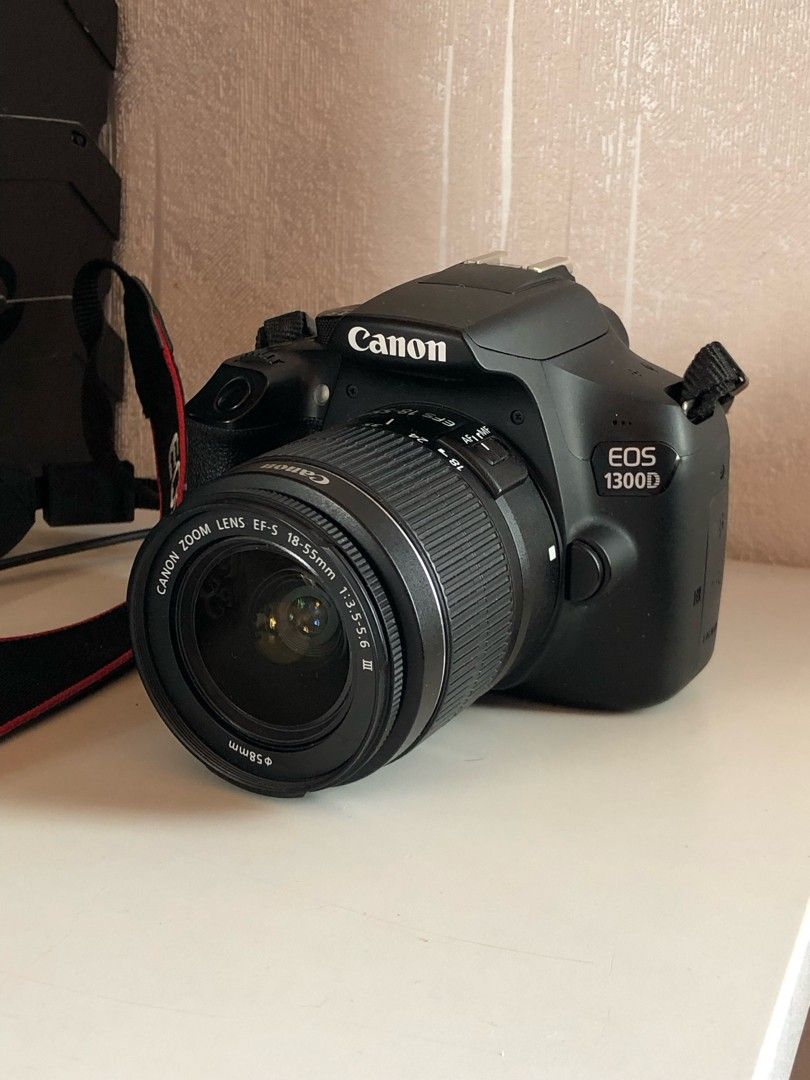 Canon eos 1300D järjestelmäkamera
