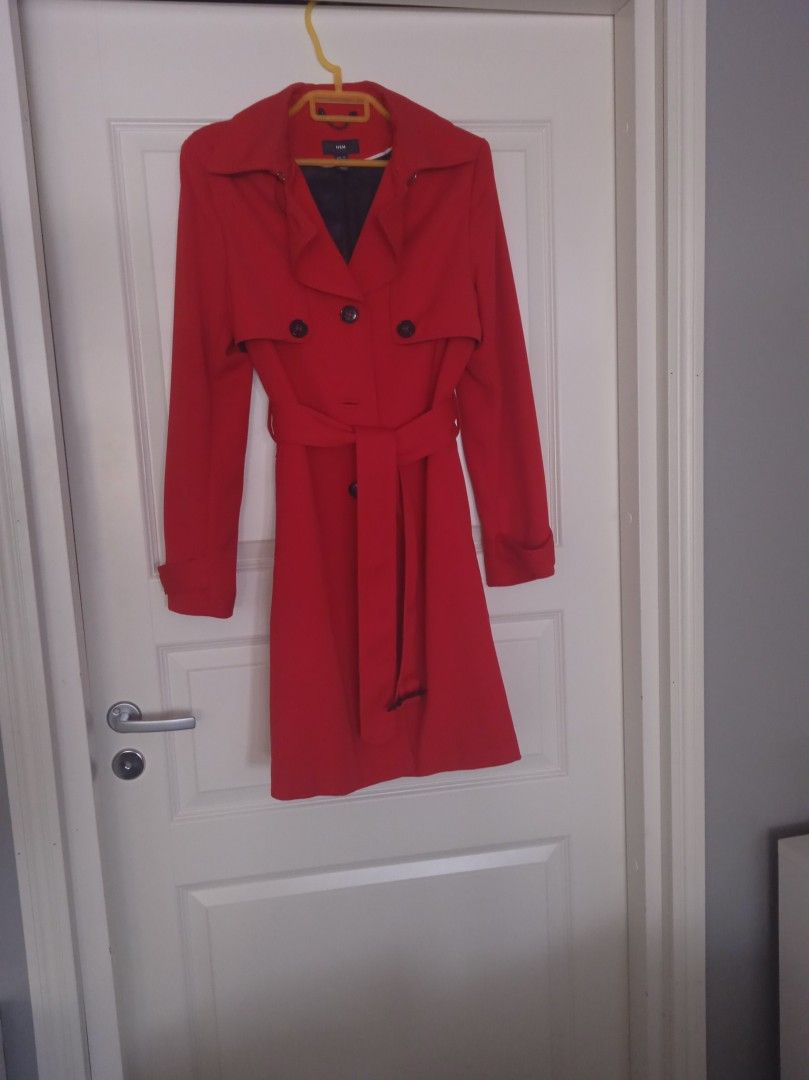 Punainen naisten takki