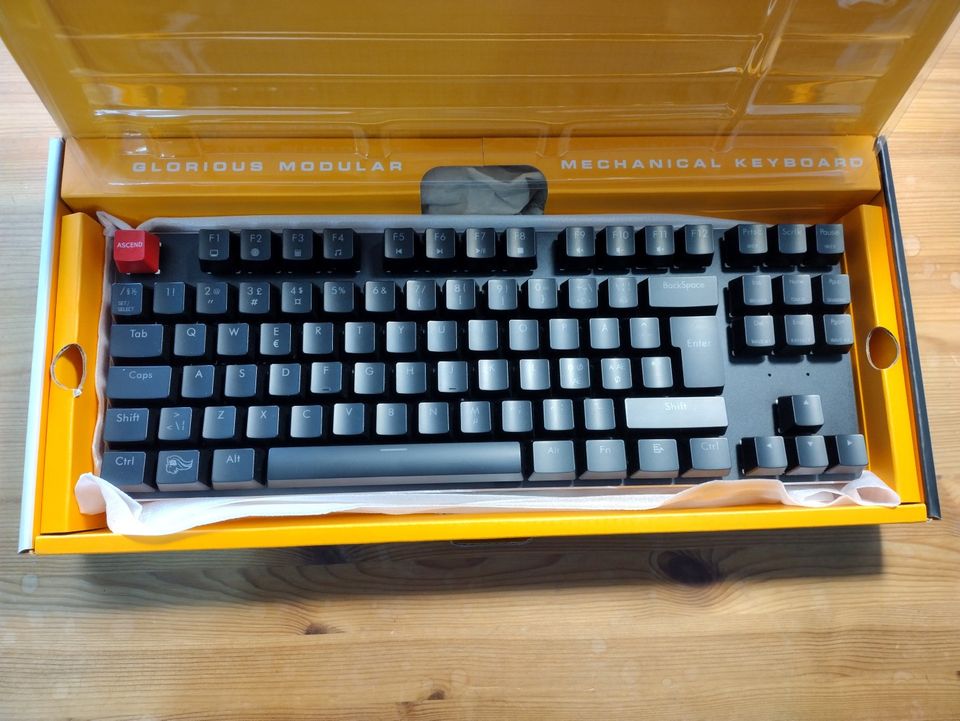 Voideltu ja filmattu näppäimistö Gateron Red