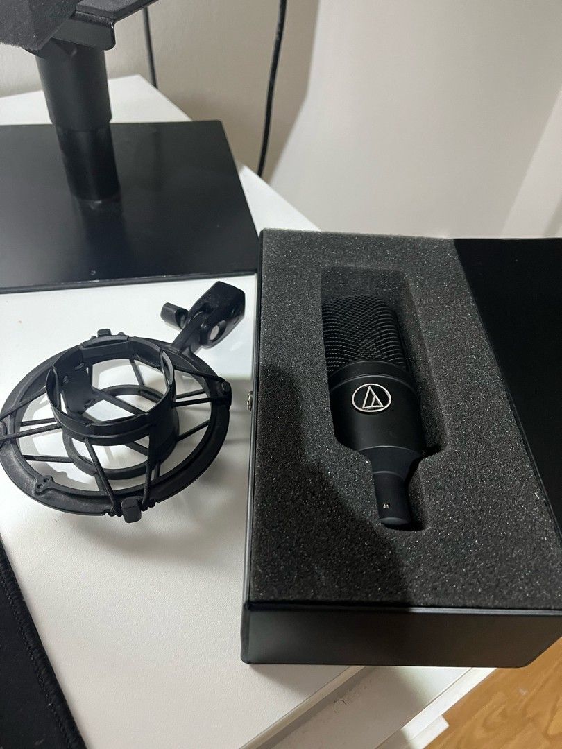 Audio-Technica AT4040 (studiomikki)