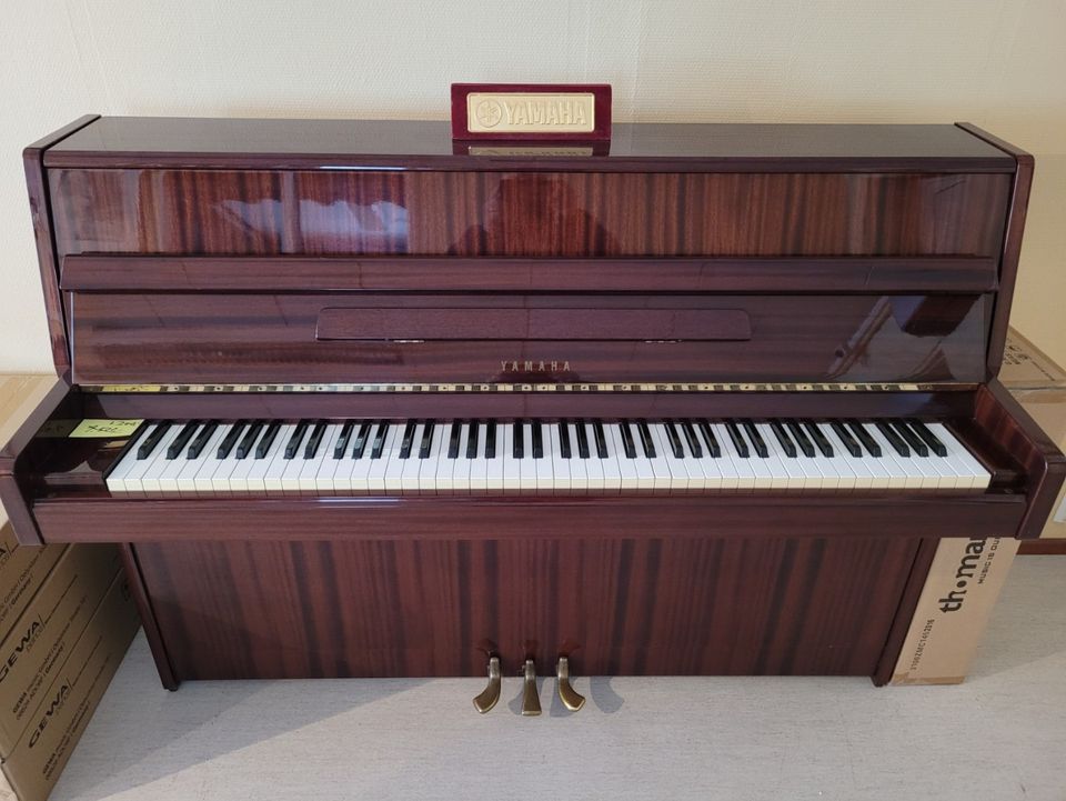 Yamaha M1J piano