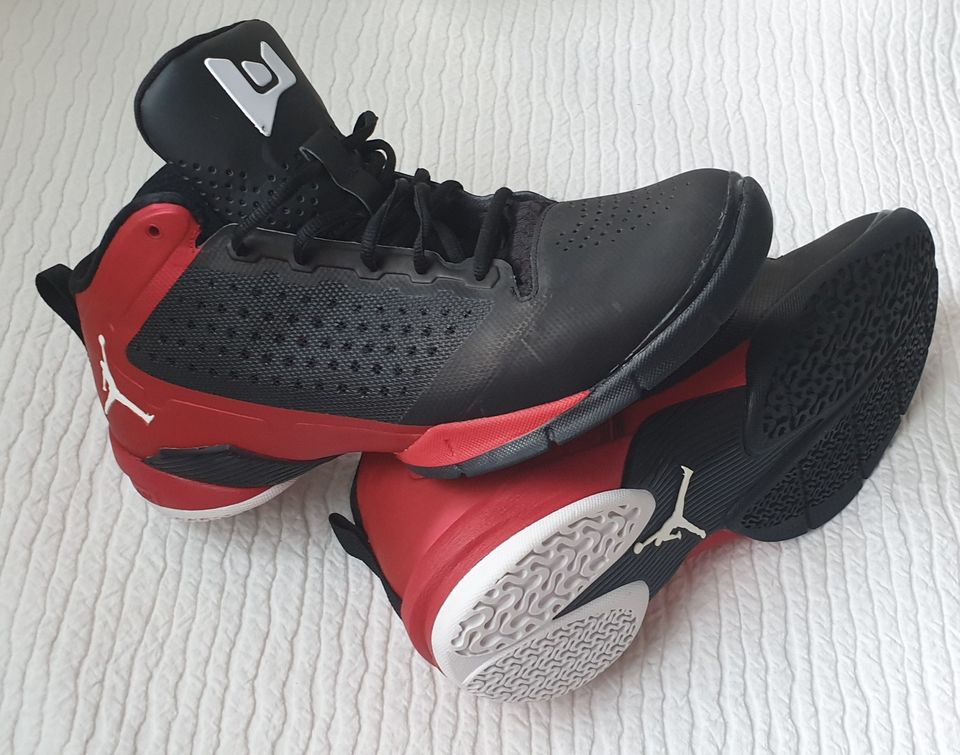 Jordan Fly Wade 2 Bred (2011) / EUR 45