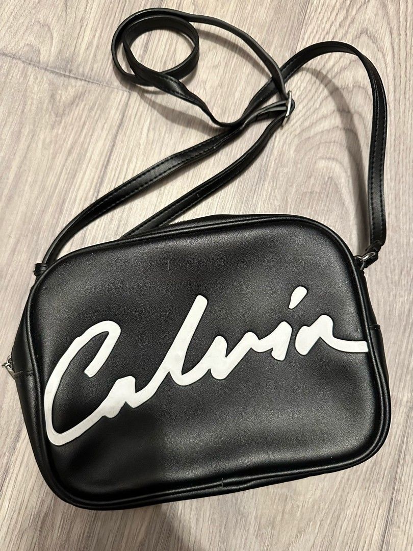 Calvin Klein laukku