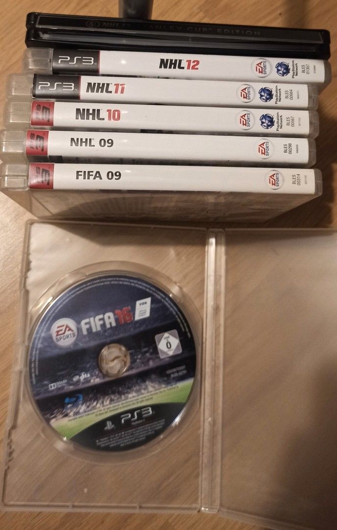 PS3 pelejä FIFA NHL