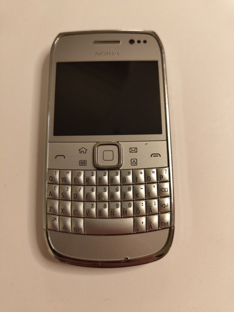 Nokia E6