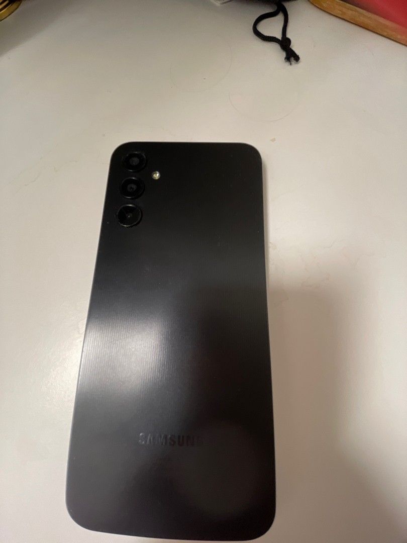 Samsung A14 musta VAIDETAAN
