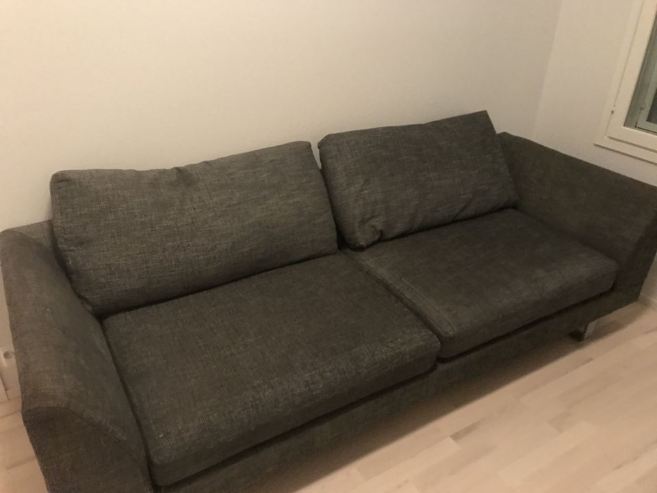Harmaa kolmen istuttava sohva 230x90