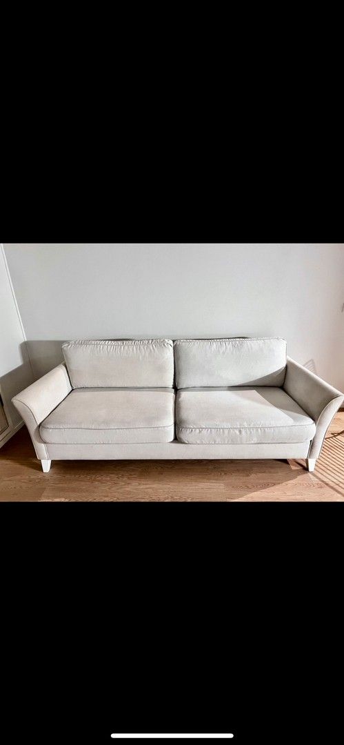 Vaalea Scandian sohva
