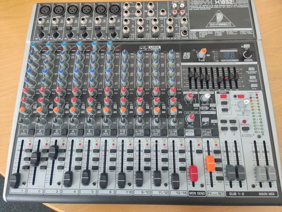 Behringer xenyx 1832 mikseri