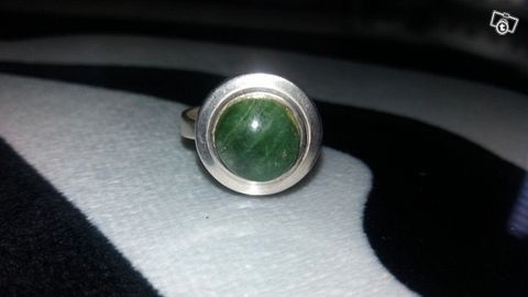 Vintage hopea sormus vihreä kivillä KGK 925