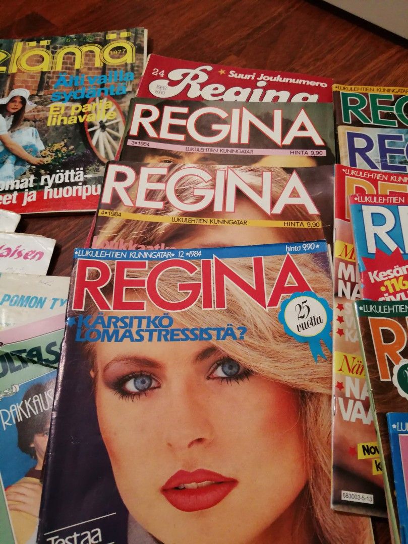 Vanhoja Regina lehtiä 80 luvulta , 70 luvulta pieniä kirjasia