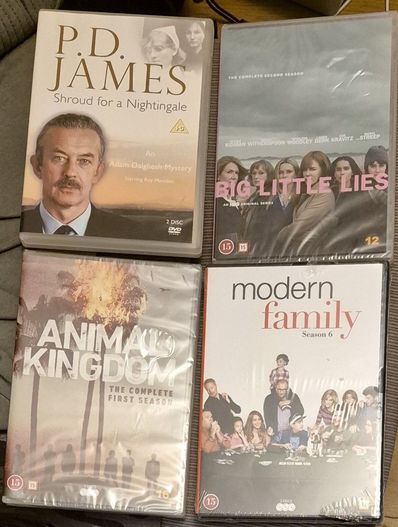 TV-sarjoja DVD:llä 3 EUR/kpl Modern Family Animal Kingdom Big Little Lies