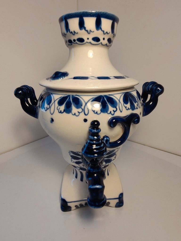 Russian Gzhel Porcelain, Cobalt Blue Samovar