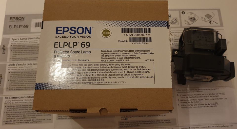Epson ELPLP69 projektorin lamppu käytetty