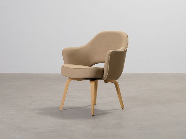 Knoll Eero Saarinen Executive Chair tuoli beige