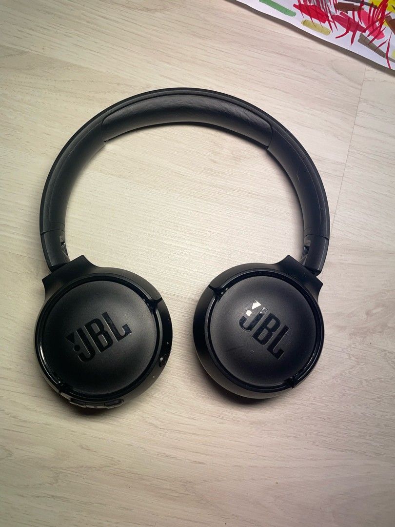 JBL kuulokkeet